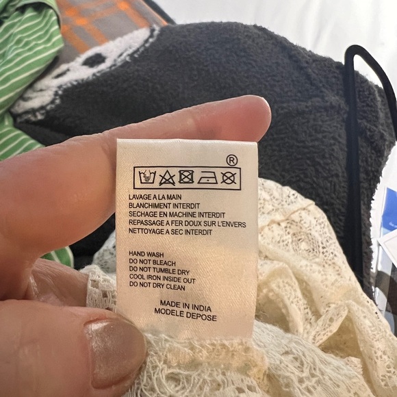 Maje guipure cream lace top with black embroidery sz 2 (@ US 8) - Picture 5 of 11